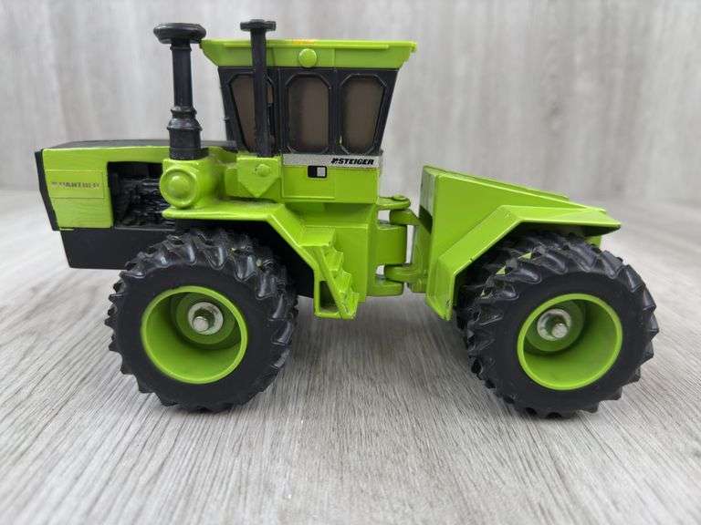Steiger Panther 4WD Duals, 1/32, Scale Models