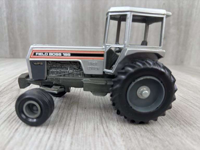 White Field Boss 185 WF, 1/32, First Edition, Scale Models