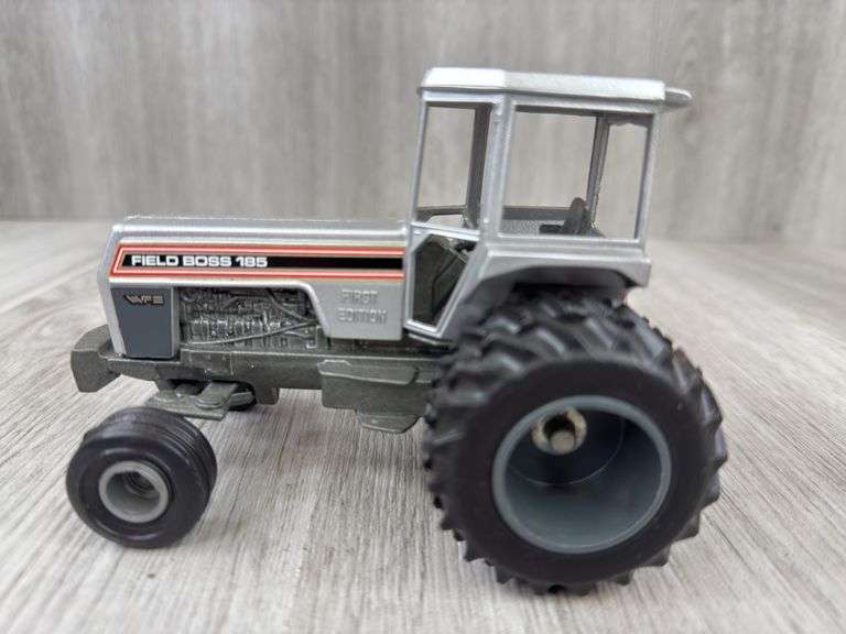 White Field Boss 185 WF Duals, 1/32, First Edition, Scale Models