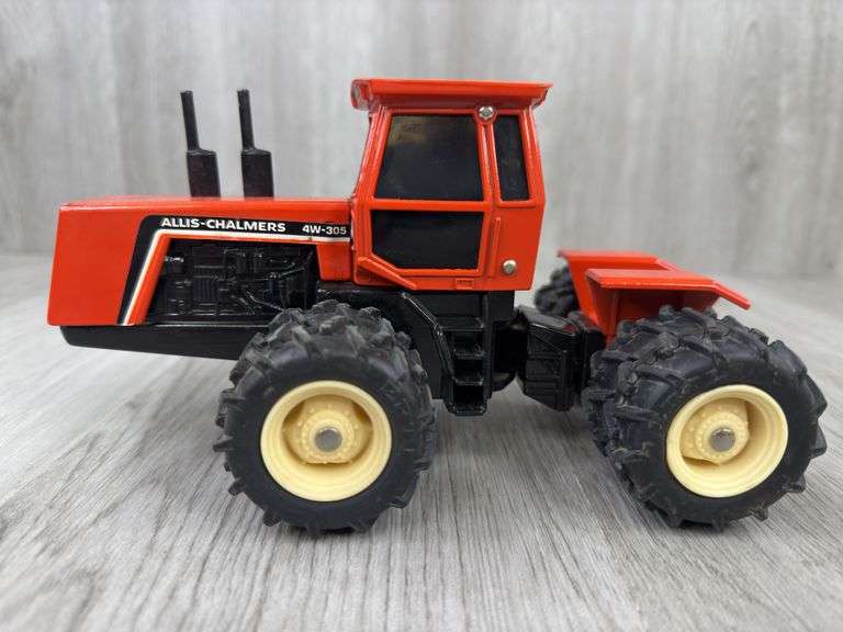 Allis-Chalmers 4W-305 Duals, 1/32, Ertl