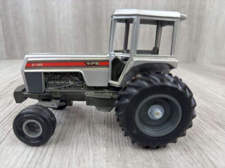 White 2-135 WF, 1/32, Scale Models