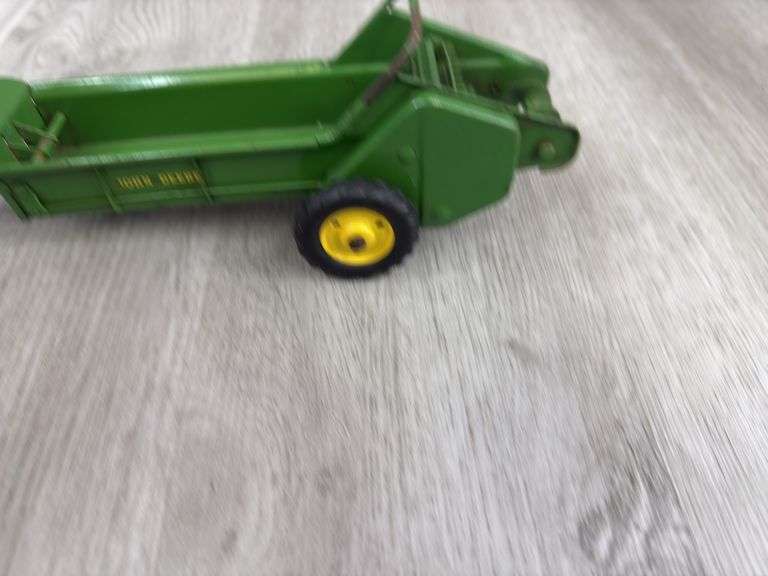 John Deere L Spreader, 1/16, Carter