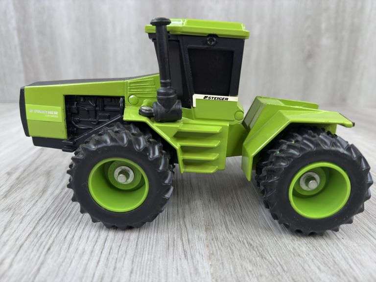 Steiger Panther CP1400 4WD Duals, 1/32, Scale Models