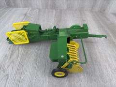 John Deere 24T Baler, 1/16, Ertl