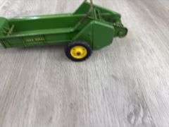John Deere L Spreader, 1/16, Carter