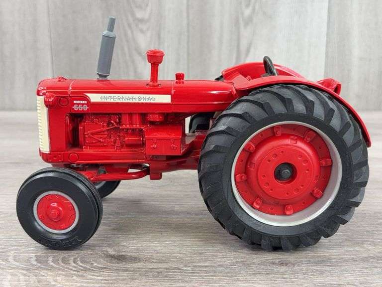 International 650 Diesel WF, 1/16, Ertl