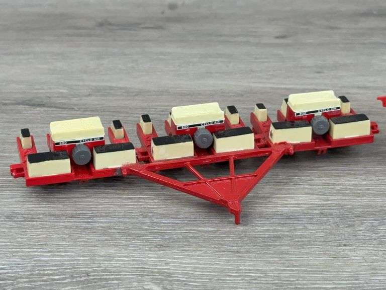 International Harvester & Case International Farm Implements, 1/64, Mostly Ertl