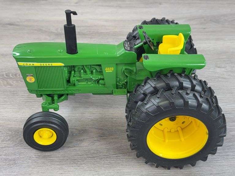 John Deere 4520 Diesel WF Duals, 1/16, 2005 OH FFA
