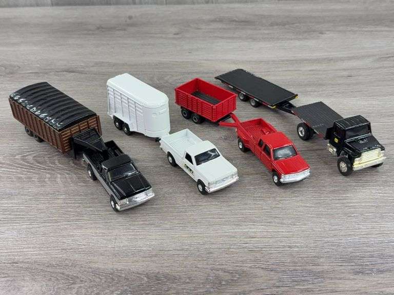 4 Trucks & Trailers, 1/64, Ertl, Standi Toys & Custom