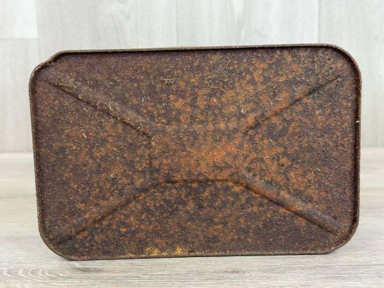 John Deere Type 303 Special Purpose 2 Gallon Oil Container, Empty