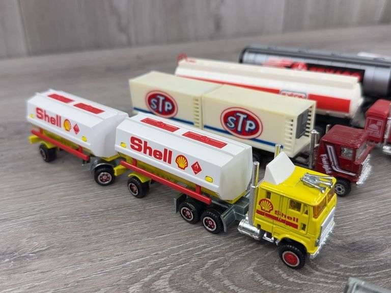 STP, Shell, Texaco, Milky, Pennzoil Tractor Trailers, 1/64, Majorette, Matchbox