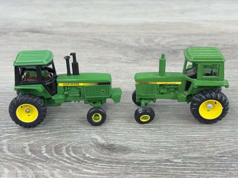 14 John Deere Tractors, 1/64, Ertl