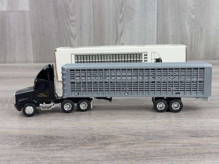 White GMC Tim's Trucking Truck W/Livestock Trailer, 1/64, Ertl