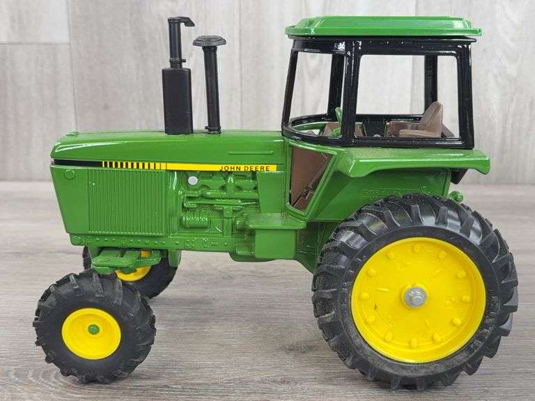 John Deere 4450 MFWD, 1/16, Ertl