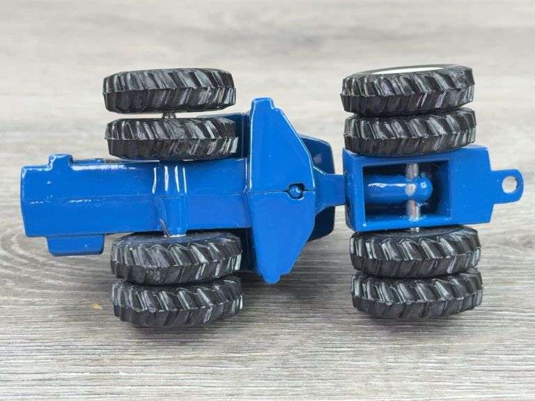 Ford 976 4WD & New Holland 9882 4WD, 1/64, Scale Models