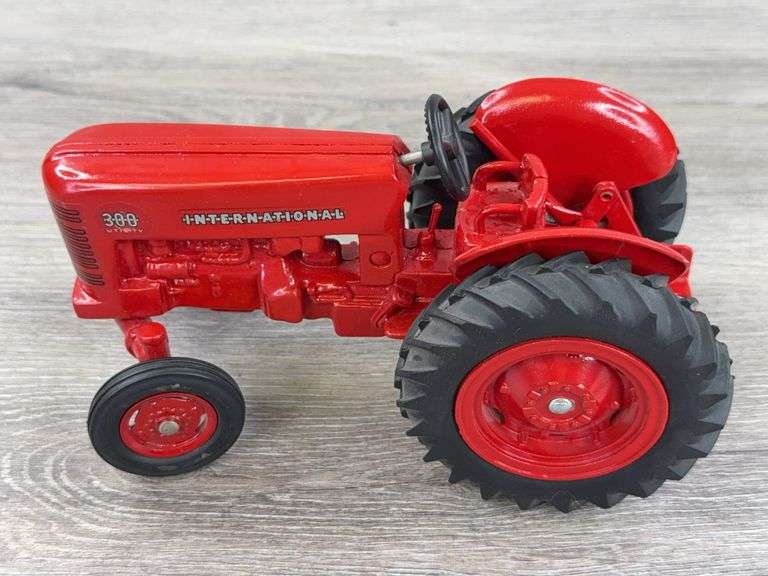 International 300 WF Utility, 1/16, Deyen, Right Fender Is Loose