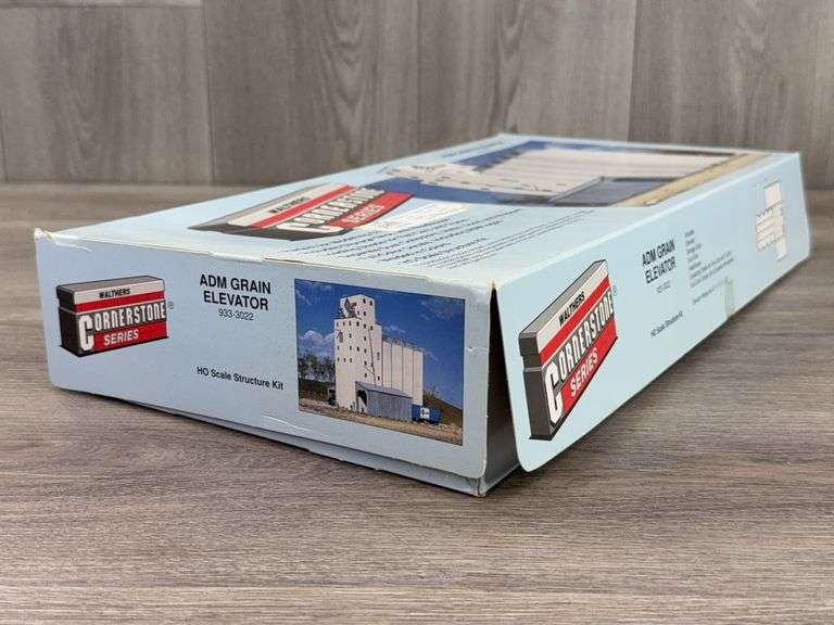 Walthers HO ADM Grain Elevator, 9 1/2 × 13 1/2, Walthers Cornerstone Series, Unsure If Complete