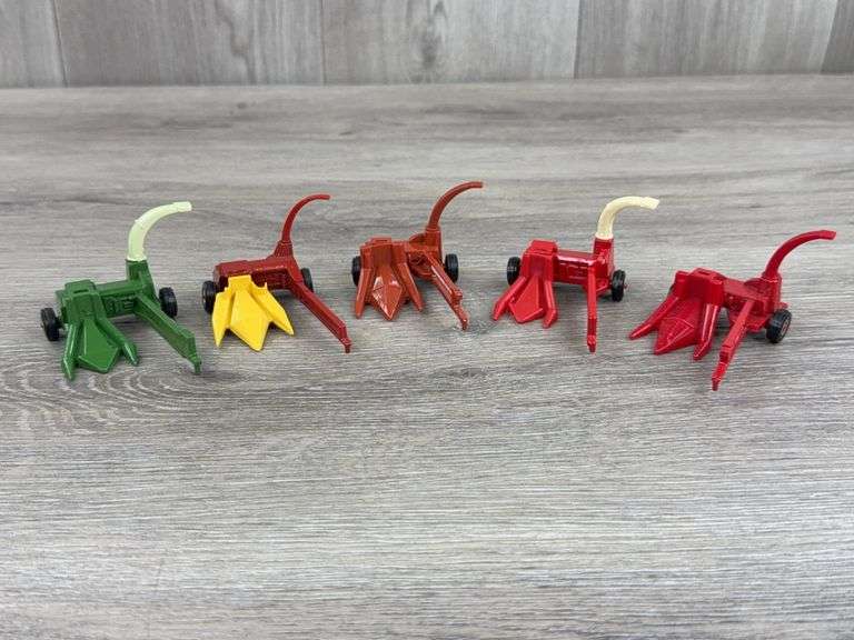 5 Forage Harvesters-1 New Holland 900, 1 International, 1 Hesston, 1 Case International, 1 Oliver, 1/64, Ertl