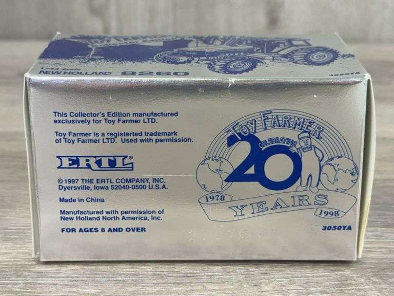 New Holland 8260 MFD, 1/43, Toy Farmer Collector Edition