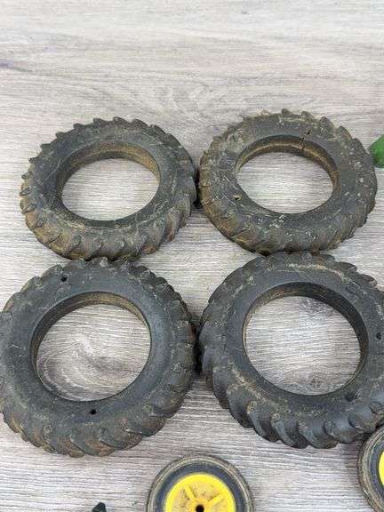 Tractor Parts-Tires, Mufflers, Fenders, Tracks, 1/16