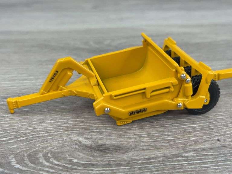 3 Scrapers, 1/64, Ertl, 2 Reynolds 17E10.5, 1 Has Been Painted