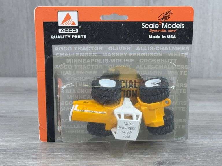 Minneapolis-Moline A4T-1600 Diesel 4WD W/Cab, 1/64, Scale Models