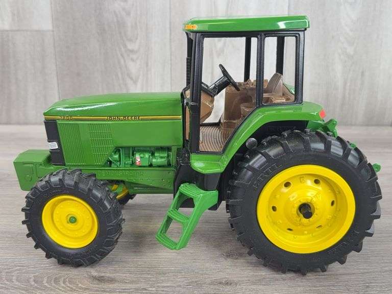 John Deere 7800 MFWD Demonstrator, 1/16, Ertl