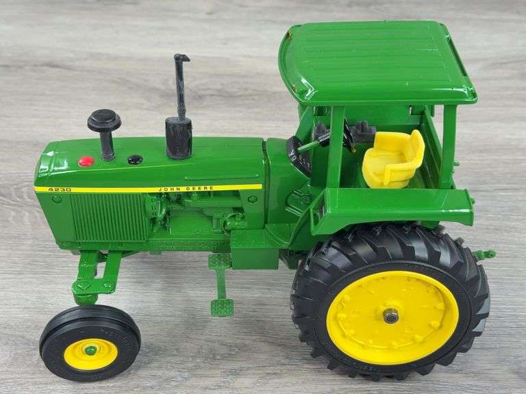 John Deere 4230 Diesel WF W/4-Post Roll Gard, 1/16, Toy Farmer