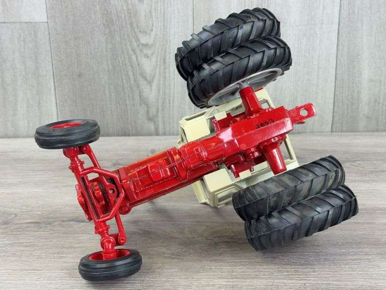 International Farmall 1456 WF Duals, 1/16, Custom