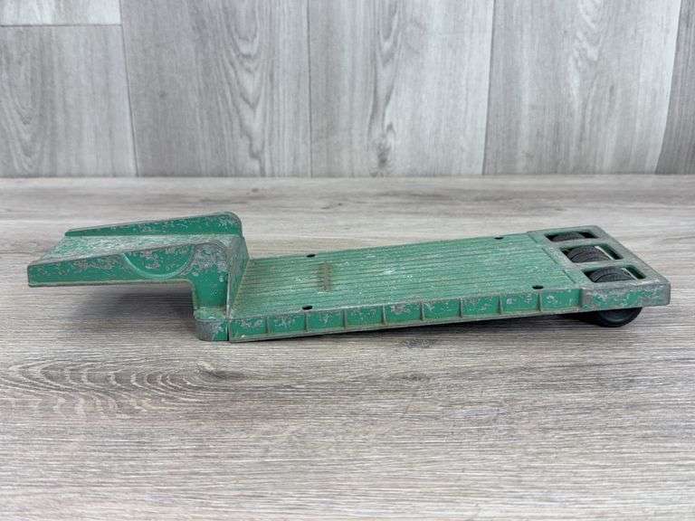 Hubley Kiddie Toy Gooseneck Trailer, 14”