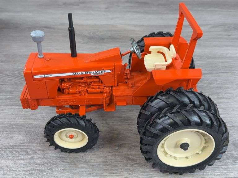 Allis-Chalmers Two-Twenty MFD Duals ROPS, 1/16, 1995 NFTS