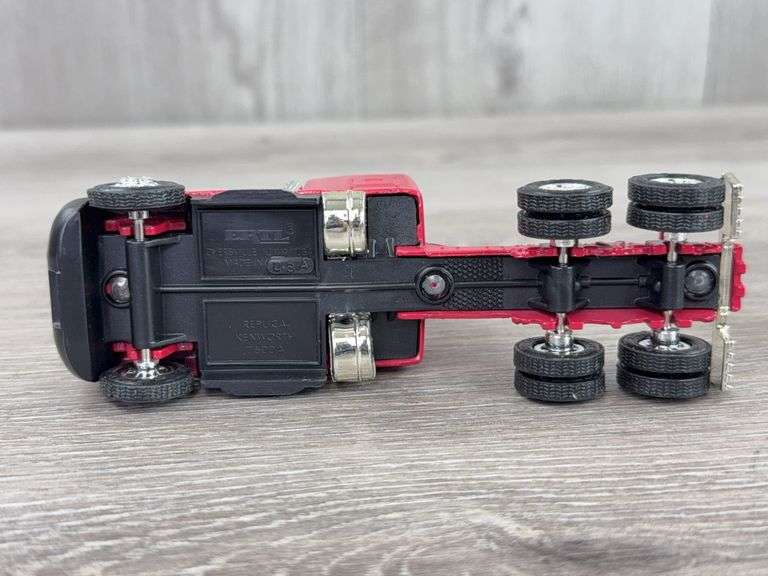 2 Ford LTL-9000 & 1 Kenworth T600A W/Tankers, 1/64, Ertl