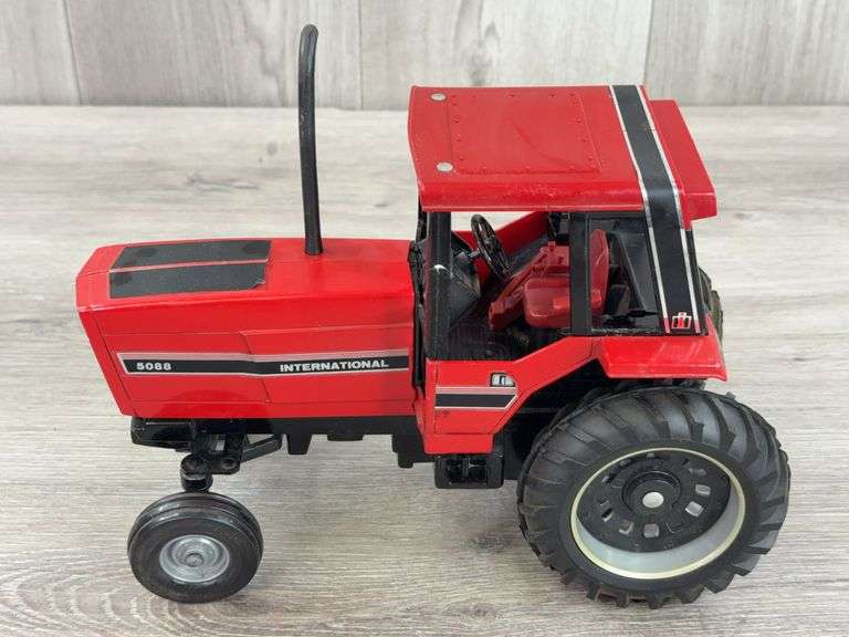 International 5088 WF, 1/16, Ertl