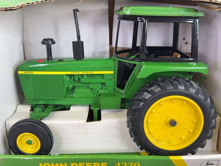John Deere 4230 WF, 1/16, 1999 Collector’s Edition