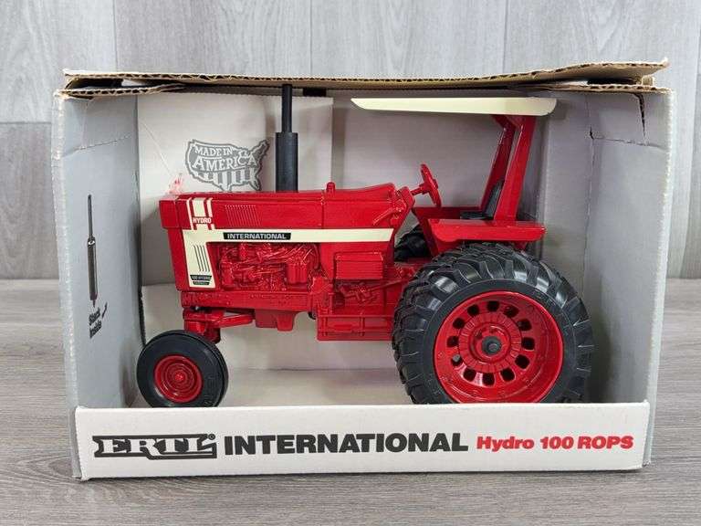 International Farmall 100 Hydro WF ROPS, 1/16, 1991 Special Edition