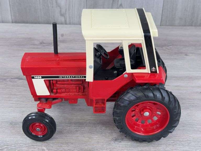 International 1486 WF, 1/16, Custom