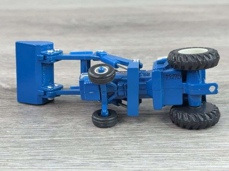 5 Ford Tractors, 1/64, Ertl