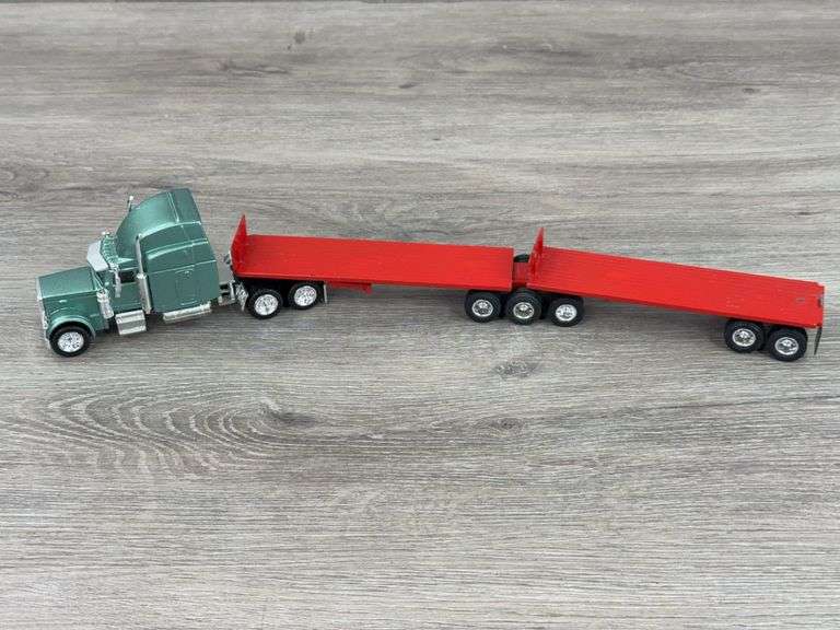 Truck W/Flatbed Trailer W/Pup, 1/64, Custom