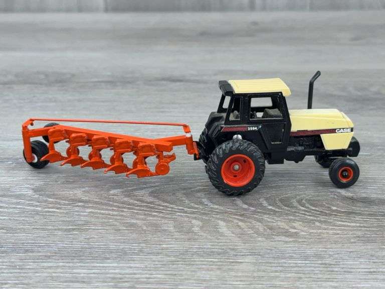 Case International 2594 WF & Allis Chalmers 7045 WF W/5 Bottom Plows, 1/64, Custom