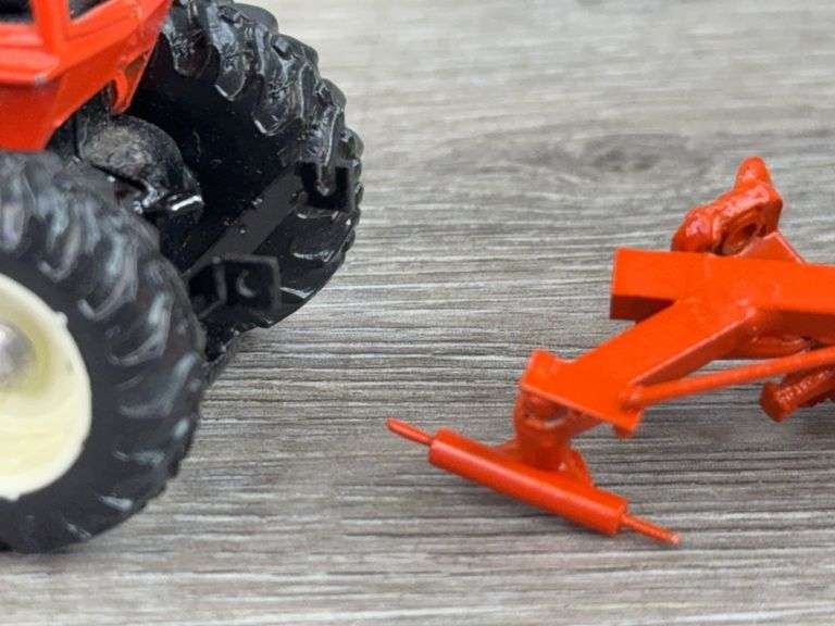 Case International 2594 WF & Allis Chalmers 7045 WF W/5 Bottom Plows, 1/64, Custom