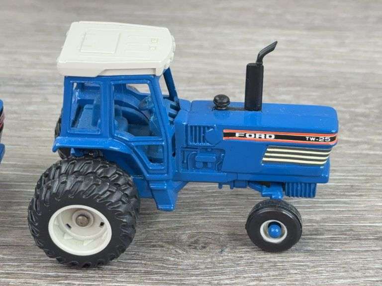 6 Ford Tractors, 1/64, Ertl