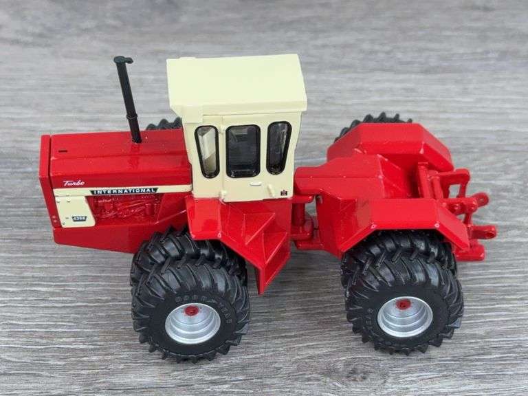 International 4366 4WD Duals, 1/64, Toy Farmer