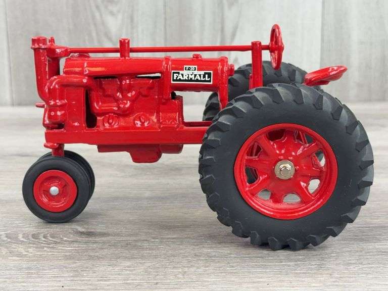 McCormick-Deering Farmall F-20 NF, 1/16