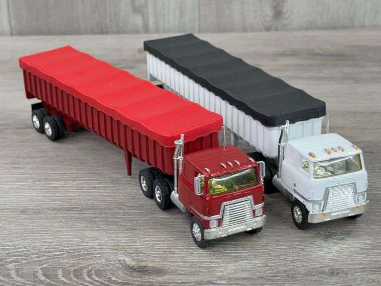 2-International Trucks W/Yatming Dump Grain Haulers, 1/64