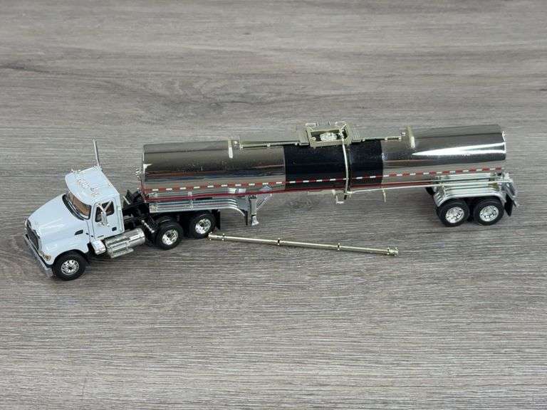 Mack Truck W/Tanker, 1/64, Truck First Gear, Fuel Lines Need Reattached