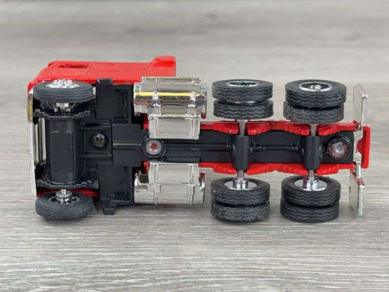 White GMC & Kenworth Trucks W/Log Haulers, 1/64, Custom