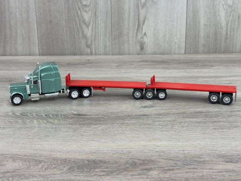 Truck W/Flatbed Trailer W/Pup, 1/64, Custom