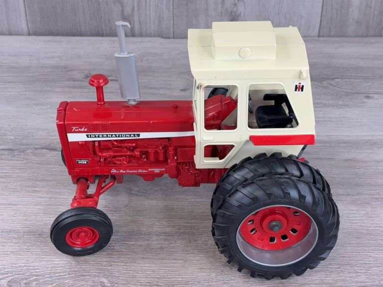 International Farmall 1456 WF Duals, 1/16, Custom