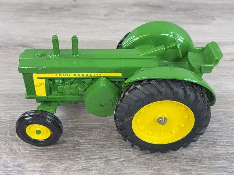 John Deere 820 Diesel WF, 1/16, Ertl