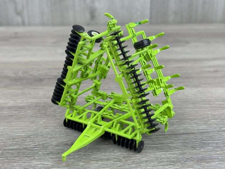 2 Cultivators, 1/64, Custom, Dark Green Needs Repair